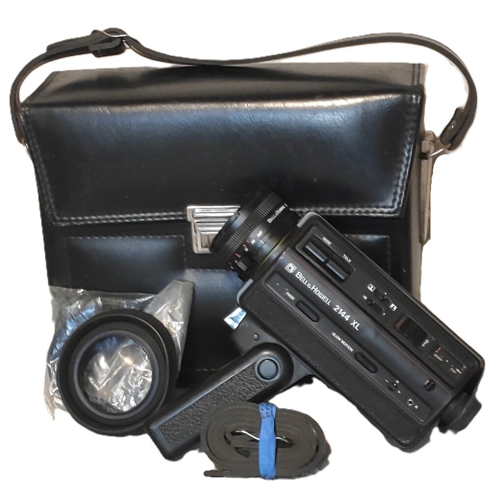 Bell & Howell 2144 XL Vintage Video Camera Camcorder with Case and Accessories